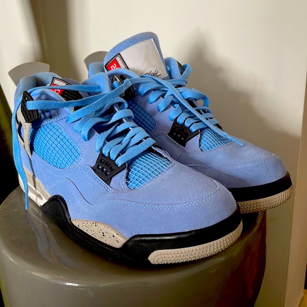 Air Jordan 4 Retro University Blue